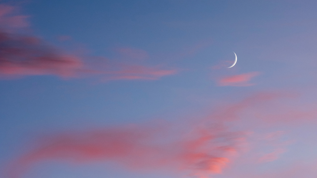 How to Romanticize Your Life with the Moon: 10 Soulful Rituals Using Luna Focus